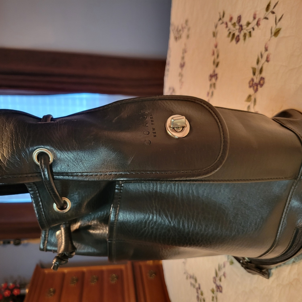 Black Leather Bucket Bag - Picture 2 of 16